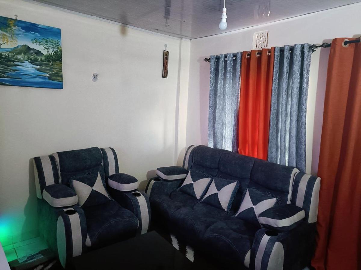 Hotel @Princess Dee Meru Esterno foto